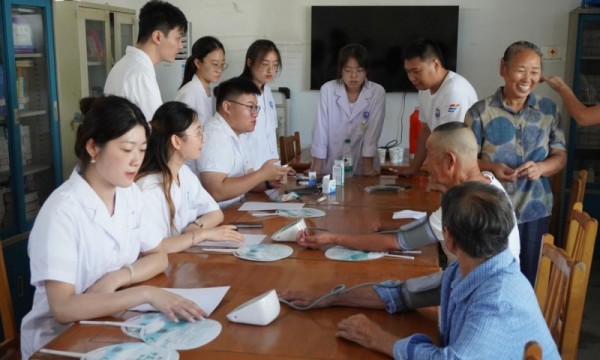 安徽中医少年行，医韵悠扬新安江——安徽中医药大学第一临床医学院“新安江畔‘新’火相传”暑期社会实践团三下乡